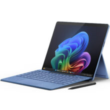 تبلت 13 اینچی مایکروسافت مدل Surface Pro 11-Snapdragon X Elite OLED ظرفیت 1 ترابایت و رم 16 گیگابایت به همراه کیبورد Surface Pro Copilot و قلم Slim Pen 2