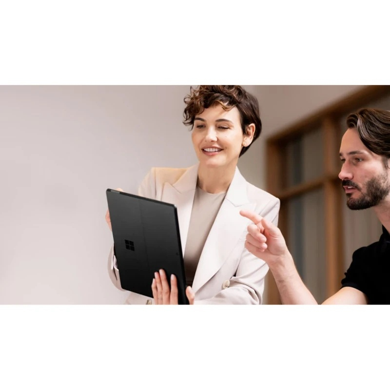 تبلت 13 اینچی مایکروسافت مدل Surface Pro 10-Core Ultra 7 165U ظرفیت 1 ترابایت و رم 64 گیگابایت به همراه کیبورد Surface Pro Copilot و قلم Slim Pen 2