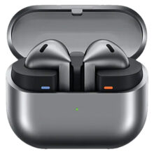هدفون بلوتوثی سامسونگ مدل Galaxy Buds3 با نویز کنسلینگ فعال (ANC)، نویز کنسلینگ میکروفون (ENC)، درگاه شارژ USB Type-C، با قابلیت اتصال به چند دستگاه، دارای قابلیت صدای 360 درجه، Galaxy AI، میکروفون سه گانه، پشتیبانی از فرمان لمسی، ضد آب و گرد و غبار